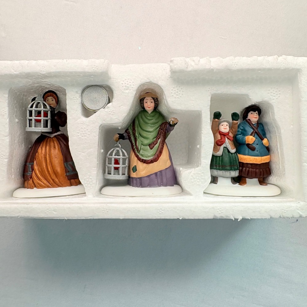 Dept 56 Heritage Village The Bird Seller Set of 3 Figurines 5803-3 READ - Picture 3 of 4
